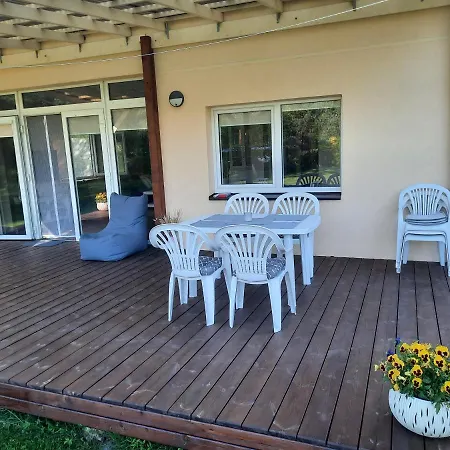 Tapeliai House *