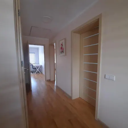 Tapeliai House